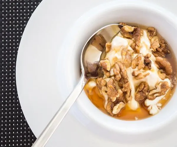 Kostantis Summer And 奥诺斯