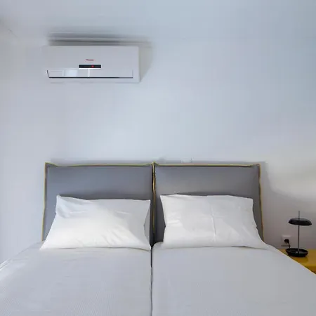 Kostantis Summer And 4*